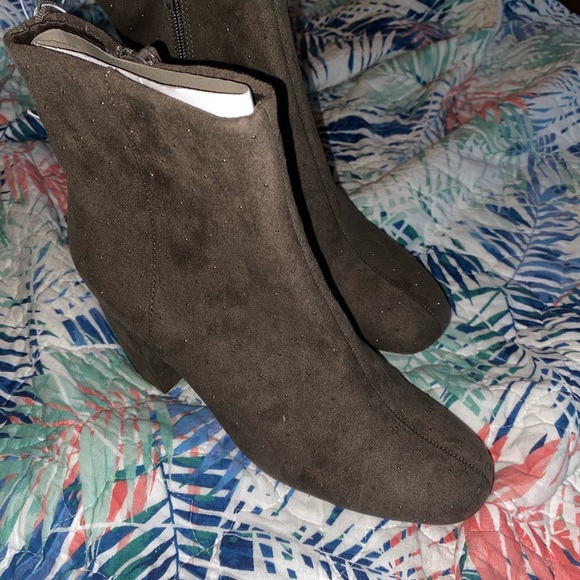 Booties - Picture 4 of 7